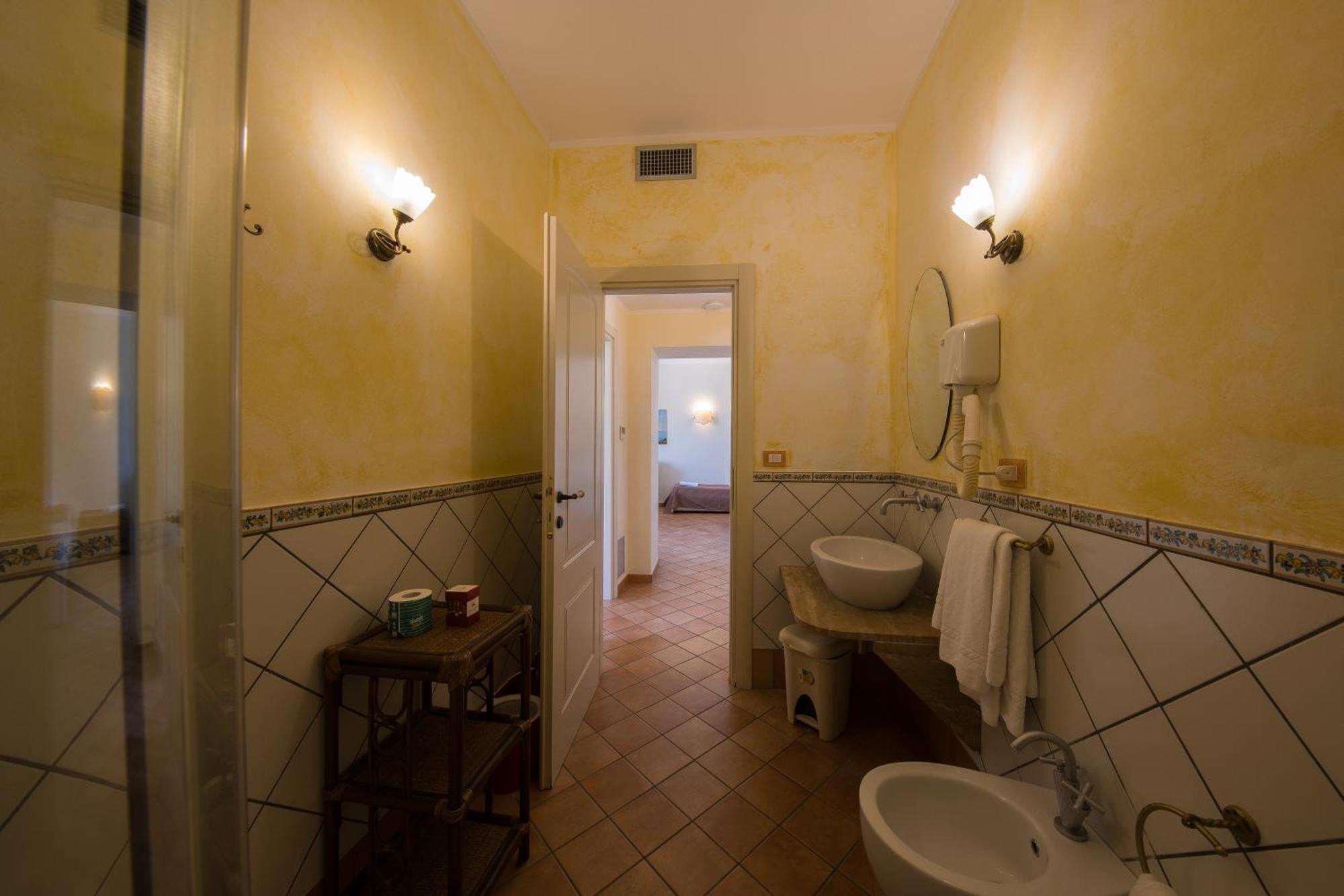 One-Bedroom Apartment Annex