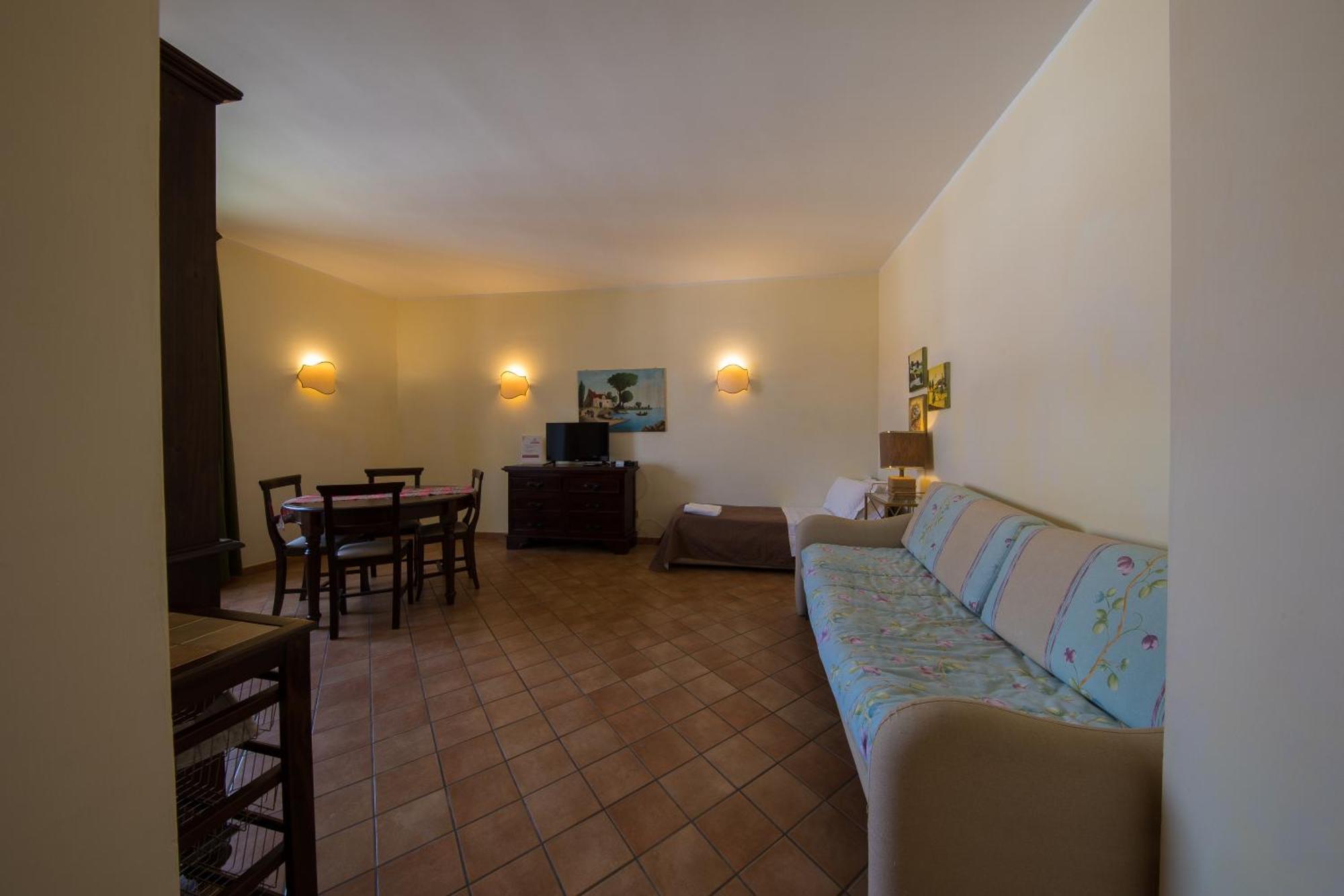 One-Bedroom Apartment - Annex,1437106045:JPEG